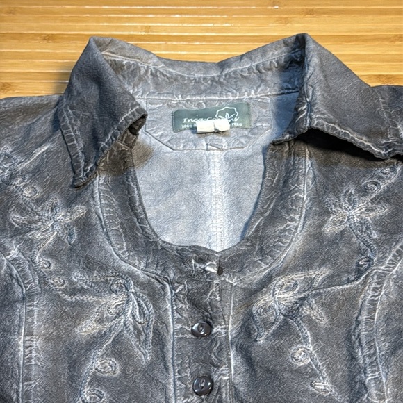 Beautiful 💯 Cotton Gray Lace Button-Up Blouse With Lace Detail - Picture 7 of 11